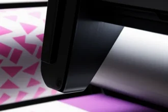 In UV trên vải canvas